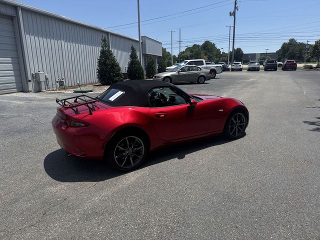 Used 2016 Red Mazda Grand Touring image 5