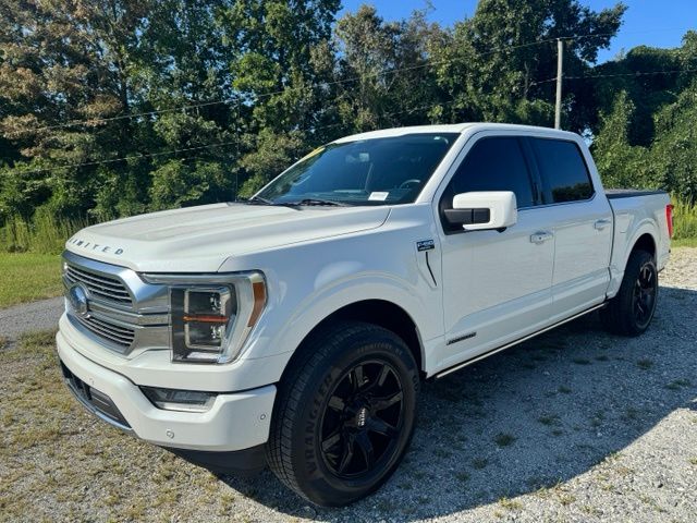 Used 2021 White Ford Limited image 3
