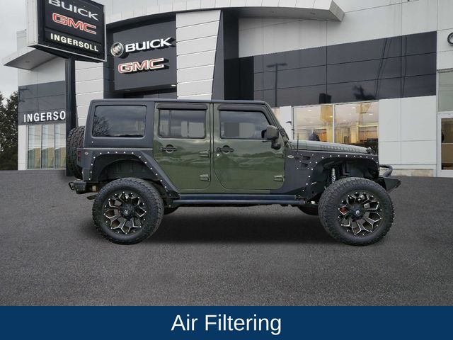 2015 Jeep Wrangler Unlimited Rubicon 9