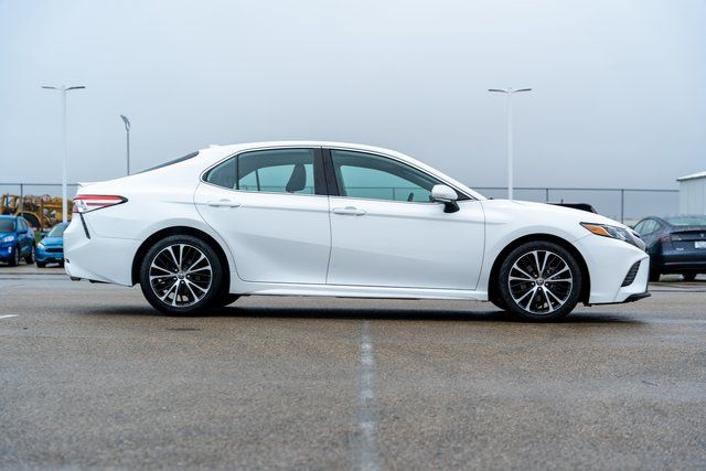 2020 Toyota Camry SE 8