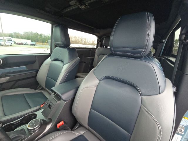 2023 Ford Bronco Big Bend:B02033