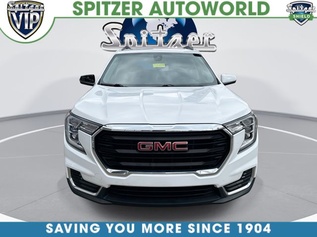 Used 2022 White GMC SLE image 3