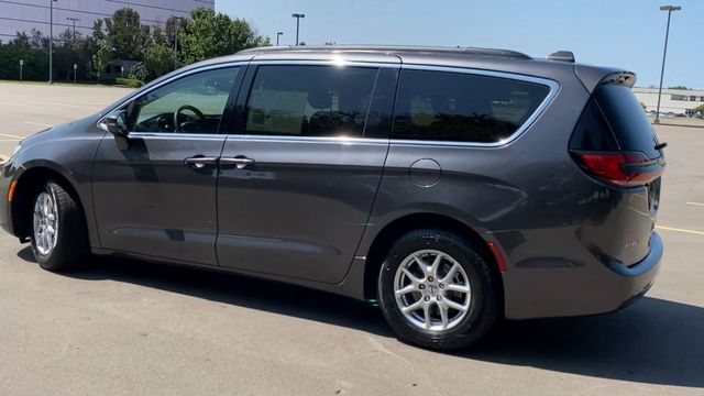 2022 Chrysler Pacifica Touring L 6