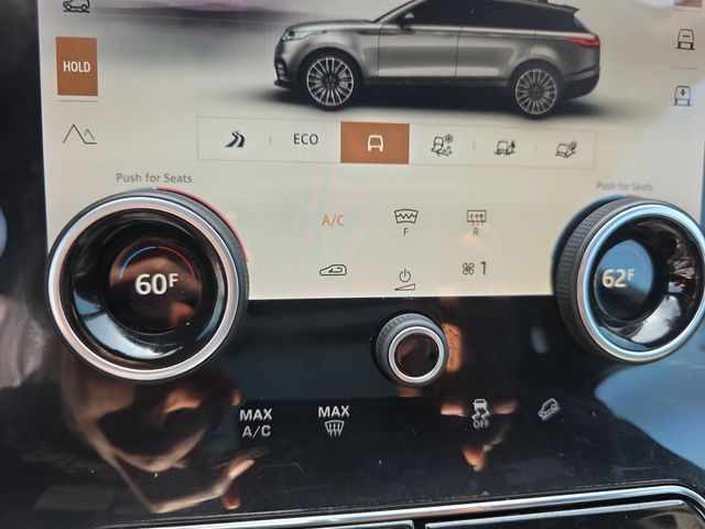 Used 2023 Santorini Black Land Rover R-Dynamic S image 25