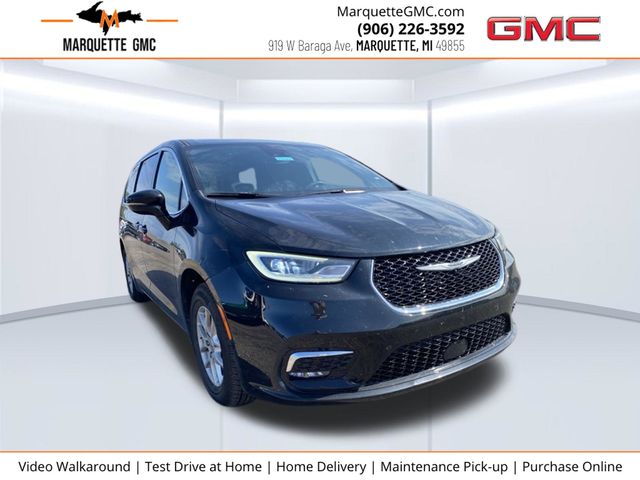  2025 Chrysler Pacifica Select FWD   