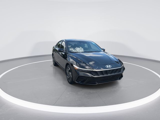 Used 2025 Black Hyundai SEL Sport image 2