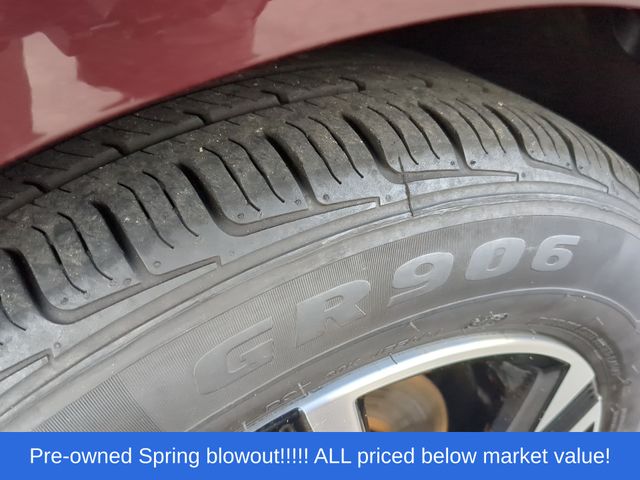 Used 2025 Rosewood Metallic Nissan SV image 19