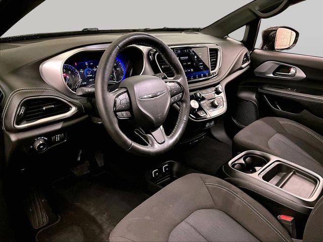 2021 Chrysler Pacifica Touring - 11