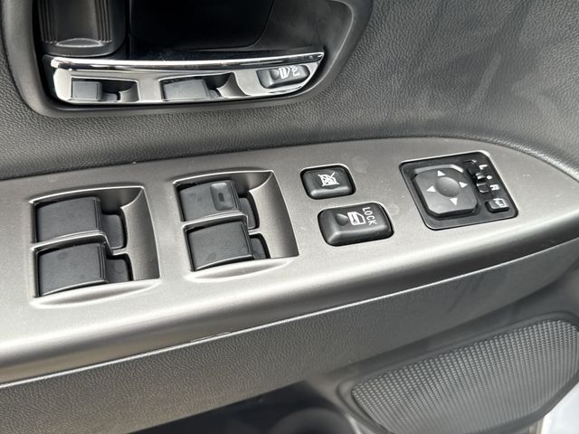 New 2025 Gray Mitsubishi 2.0 SE image 10