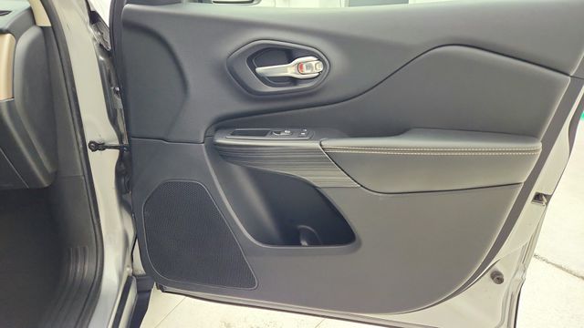 2014 Jeep Cherokee Limited Silver at Autostrade