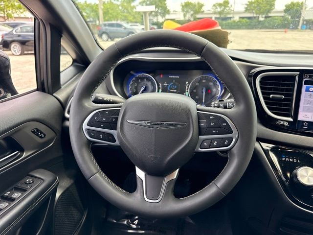 2025 Chrysler Pacifica - $25,988