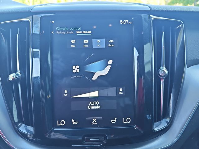 Used 2019 White Volvo T6 Momentum image 25