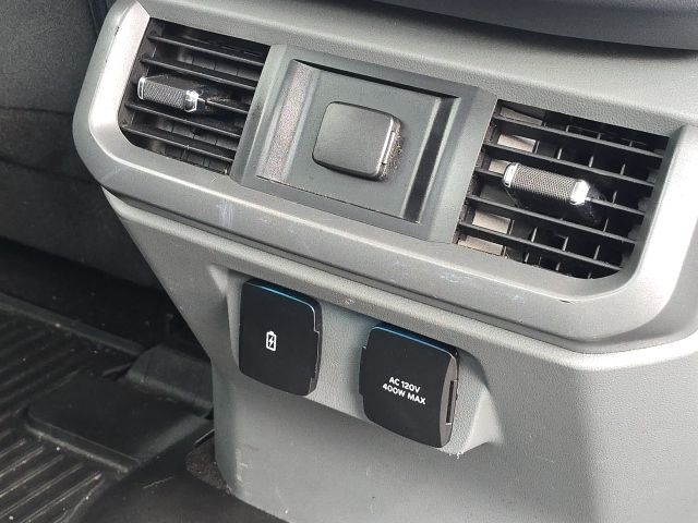 2022 Ford F-150 XLT:C02410C