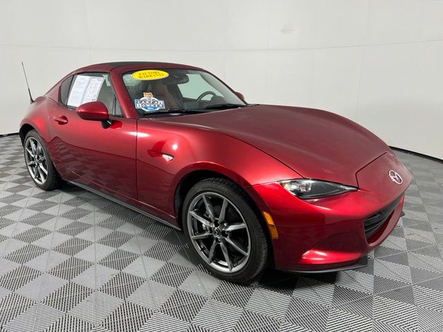 Soul Red Crystal Metallic 2022 Mazda MX-5 Miata Convertible Rear-Wheel Drive 6-Speed Manual