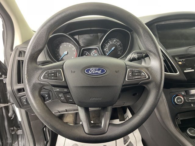 2018 Ford Focus SEL 19