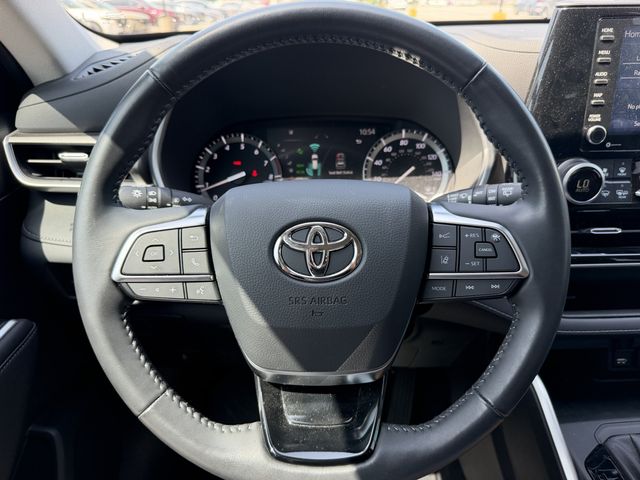 2021 Toyota Highlander XLE White at Don McGill Toyota