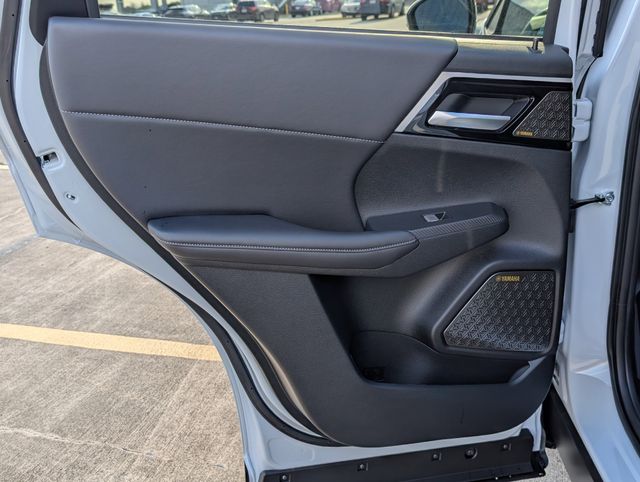 New 2026 White Mitsubishi SE image 24