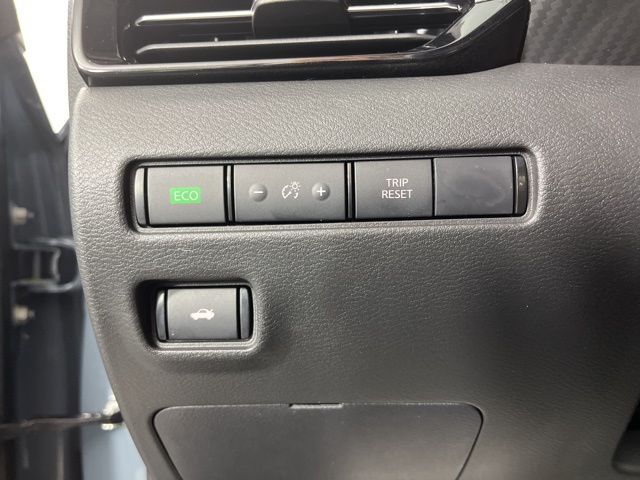 2025 Atlantic Gray Metallic/Super Black Nissan Sentra SR FWD Sedan