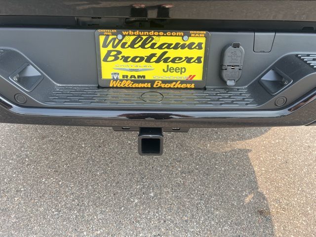 2026 Ram 1500 Laramie - Diamond Black Crystal Pearlcoat exterior view 7