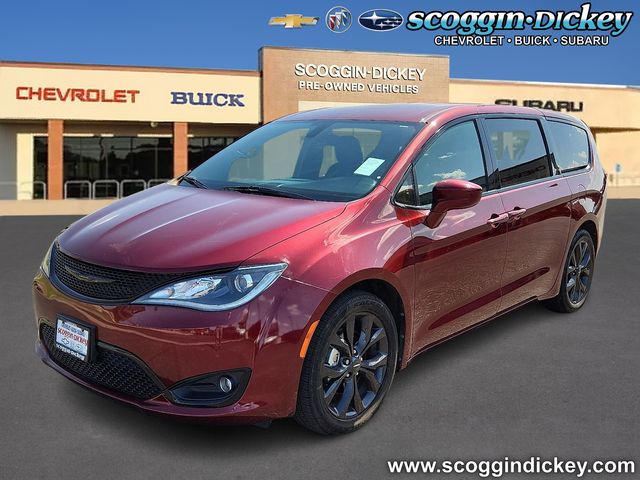 Velvet Red Pearlcoat 2020 Chrysler Pacifica Touring FWD Minivan Front-Wheel Drive 9-Speed Automatic