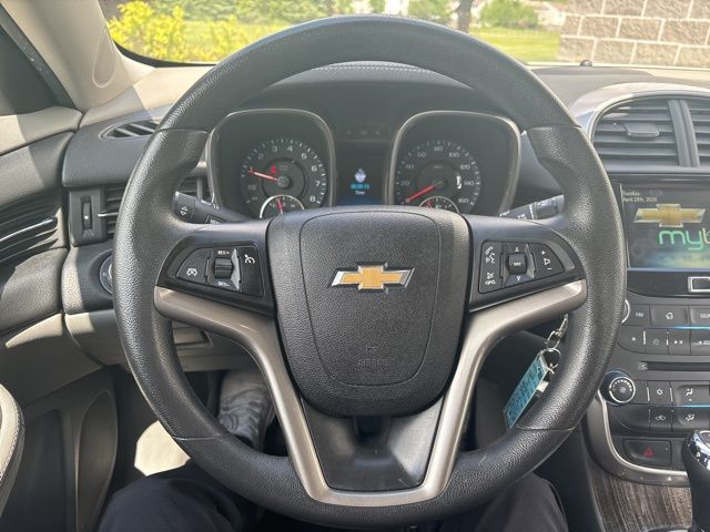 Used 2014 White Chevrolet LT image 17