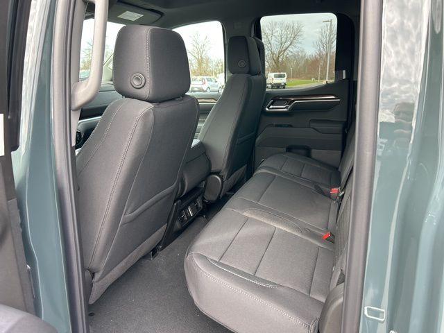2025 Chevrolet Silverado 1500 LT photo