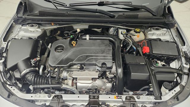 2020 Chevrolet Malibu LT Silver at Emmons Autoplex