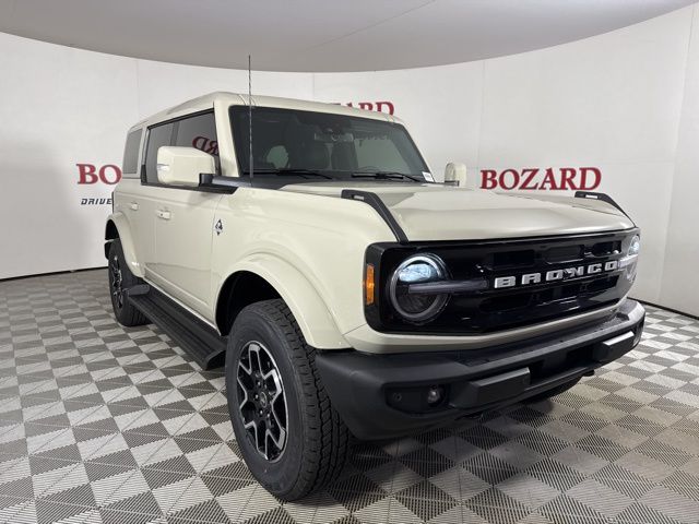2025 Desert Sand Ford Bronco Outer Banks SUV