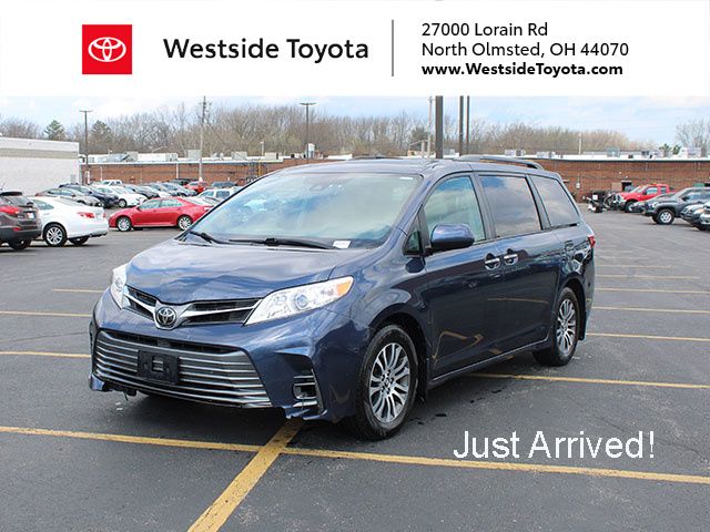 Parisian Night Pearl 2018 Toyota Sienna XLE 7-Passenger FWD with Auto-Access Seat Minivan Front-Wheel Drive 8-Speed Automatic