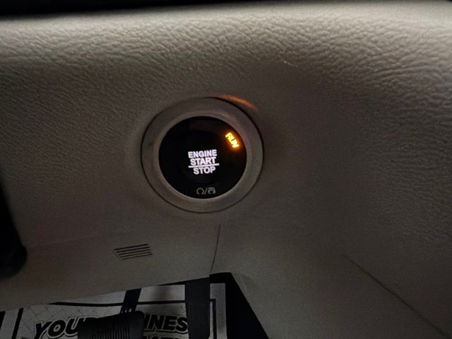 Used 2023 Chrysler Pacifica Van