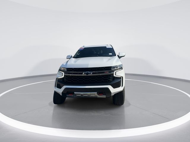 Used 2022 White Chevrolet Z71 image 2