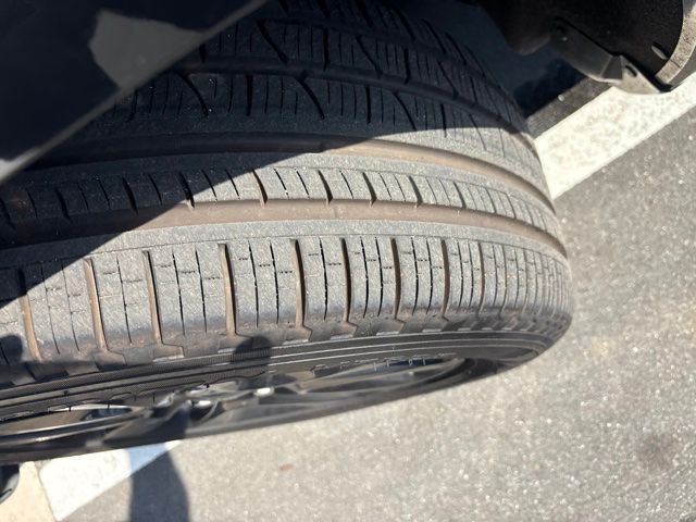 Used 2019 Black Jeep Altitude image 5