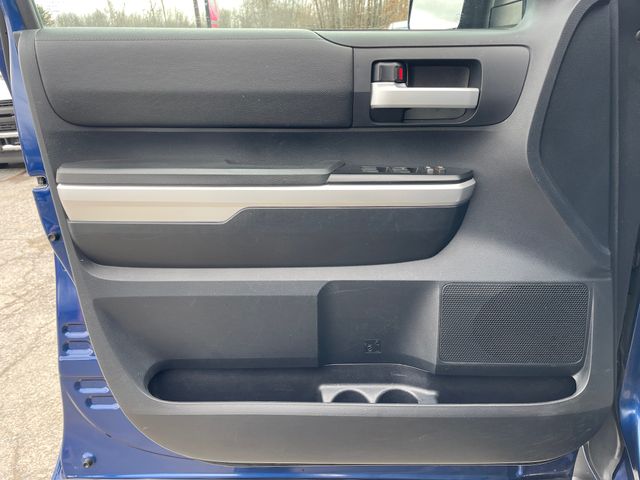 2015 Toyota Tundra SR5 - Blue Ribbon Metallic exterior view 9