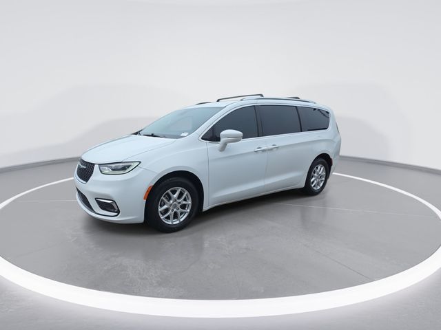Used 2021 Bright White Clearcoat Chrysler Touring L image 4