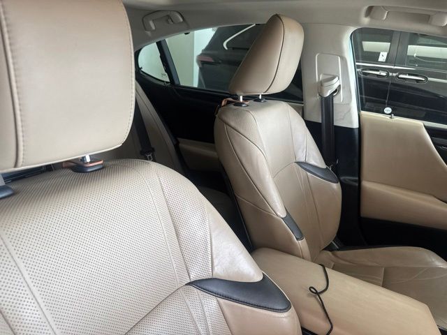 Used 2020 Lexus ES Sedan