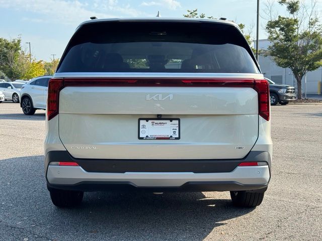 Used 2025 Kia Carnival Hybrid Van