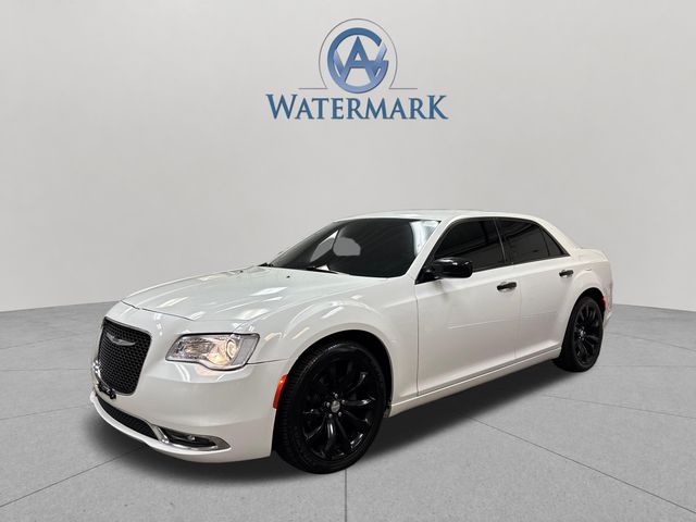Bright White Clearcoat 2019 Chrysler 300 Sedan Rear-Wheel Drive 8-Speed Automatic
