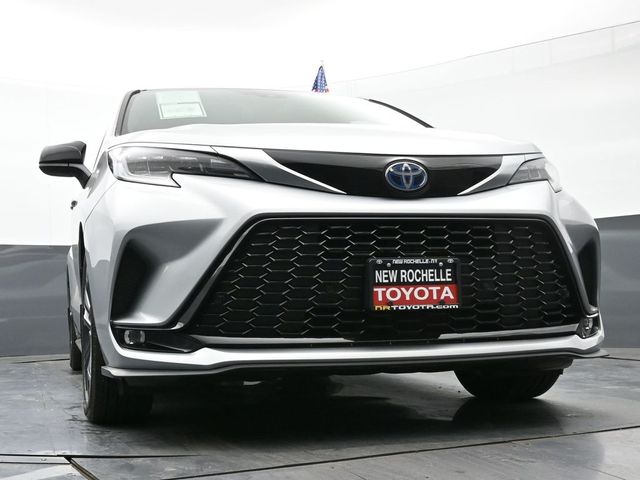 2022 Toyota Sienna XSE 35