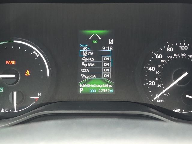 2024 Toyota Sienna LE:B02043