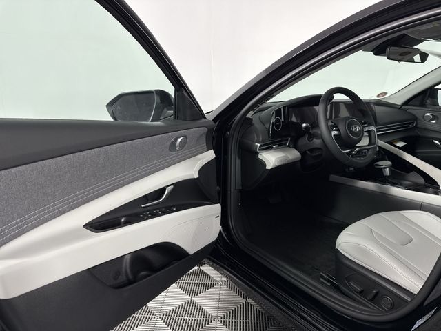 New 2025 Hyundai Elantra Hybrid For Sale in Indianapolis, IN