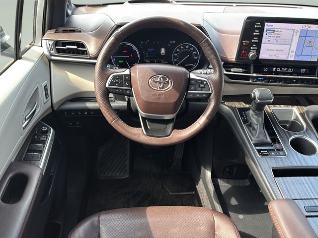 Used 2023 Toyota Sienna Van