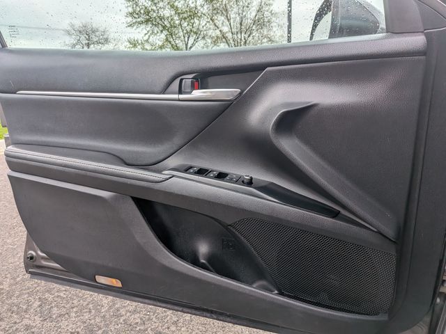 2020 Toyota Camry - Image 15