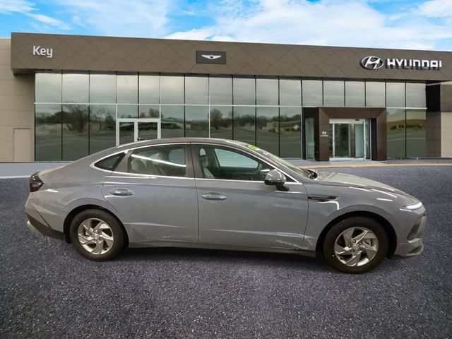2025 Hyundai Sonata - Image 4
