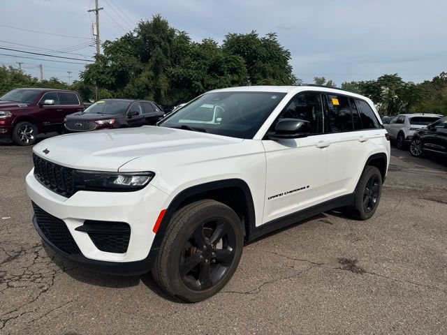 2022 Jeep Grand Cherokee Altitude