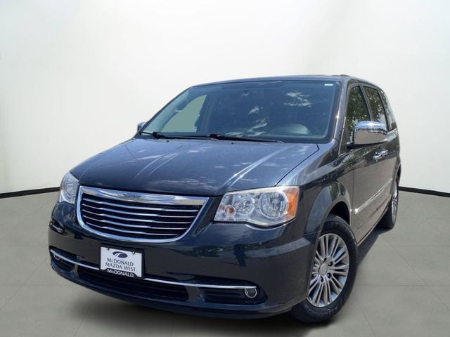  2014 Chrysler Town & Country Touring-L FWD   