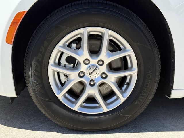 2023 Chrysler Voyager LX - 10