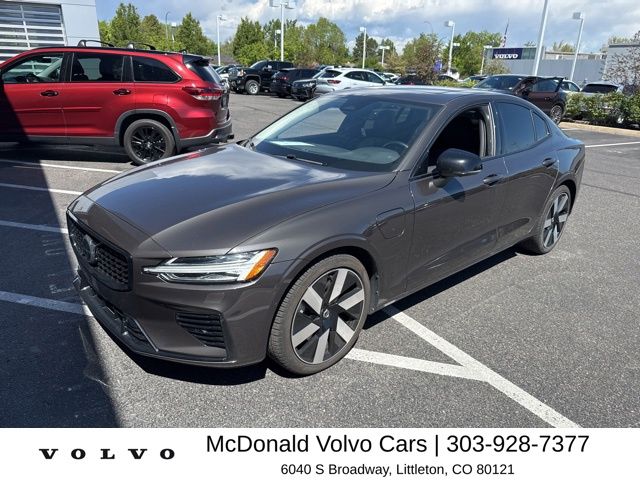 Platinum Gray Metallic 2025 Volvo S60 Recharge T8 Plus eAWD Sedan All-Wheel Drive Automatic