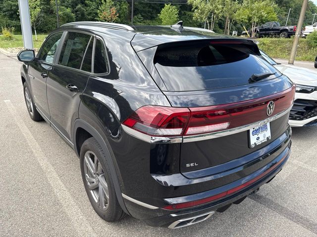 2024 Volkswagen Atlas Cross Sport 2.0T SEL R-Line Black at Sutliff Volkswagen
