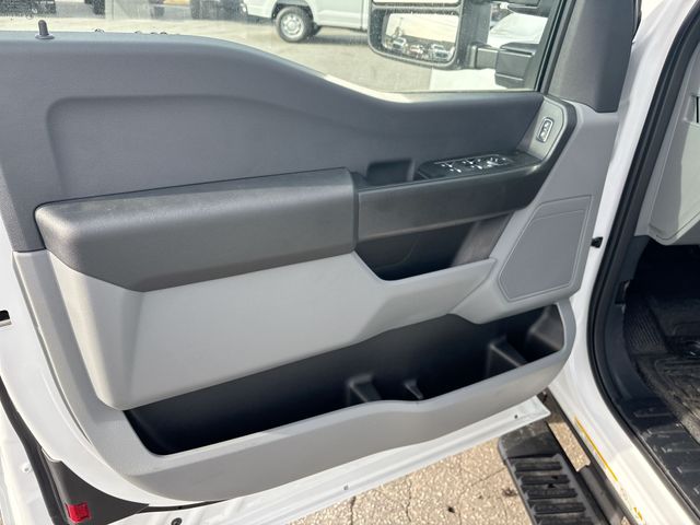 New 2026 Oxford White Ford F-450® XL image 16