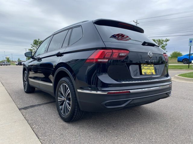 2024 Volkswagen Tiguan 2.0T Wolfsburg Edition - Deep Black Pearl exterior view 7